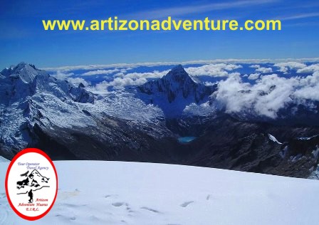 Taulliraju, Rinrijirca desde la Cumbre del Artesonraju